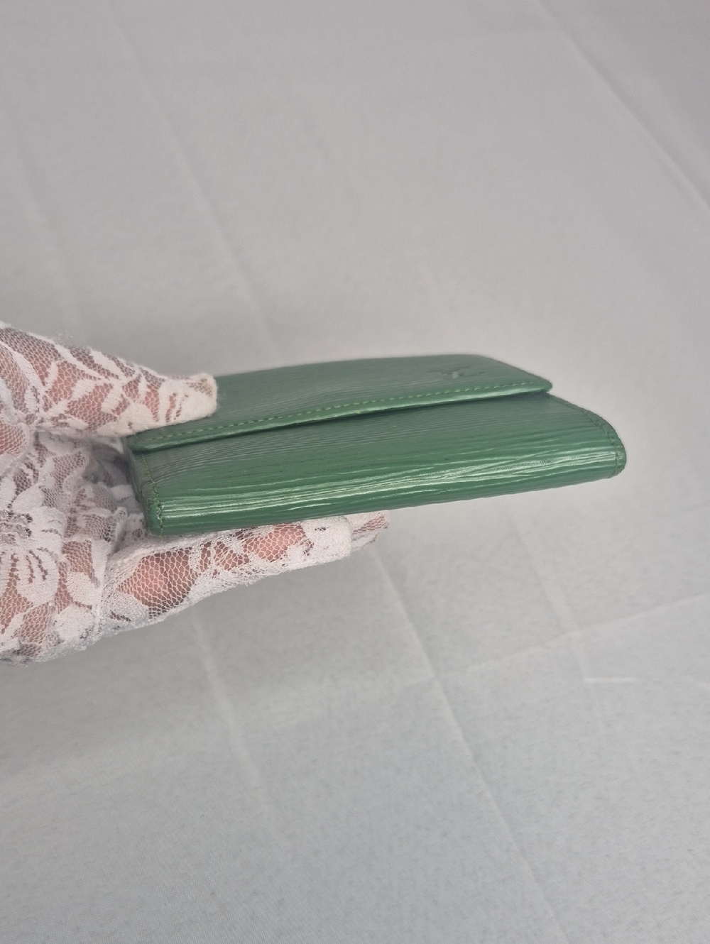 Louis Vuitton EPI Green Trifold Wallet - Picture 15 of 17